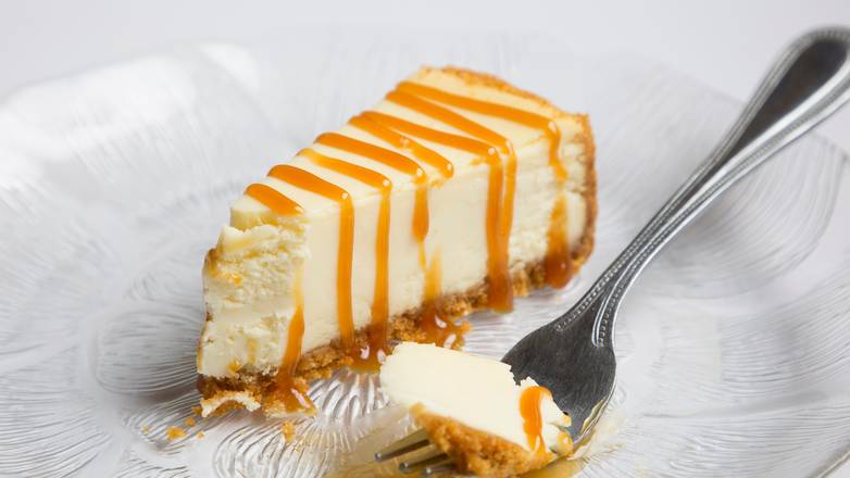 Order Cheesecake Bites (6 pcs) food online from Carbone Pizza store, Inver Grove Heights on bringmethat.com