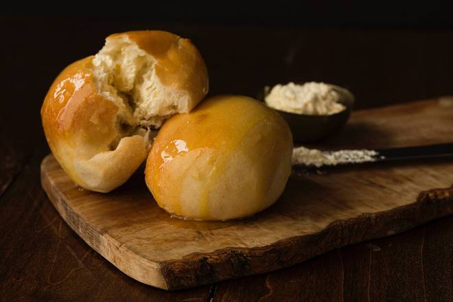 Order Dozen Made-From-Scratch Yeast Rolls food online from Logan Roadhouse 383 store, Ontario on bringmethat.com