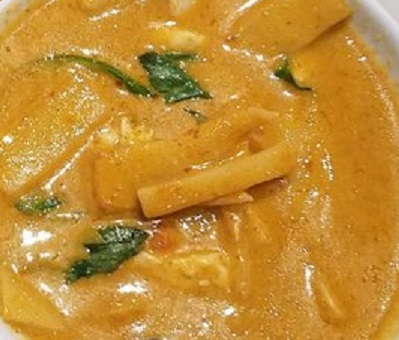 Order Red Curry food online from Issara Thai Cuisine store, Huntington Beach on bringmethat.com