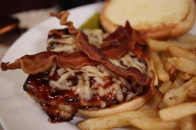 Order Hickory Grilled Chicken Sandwich food online from Malone Grill & Bar store, Atlanta on bringmethat.com