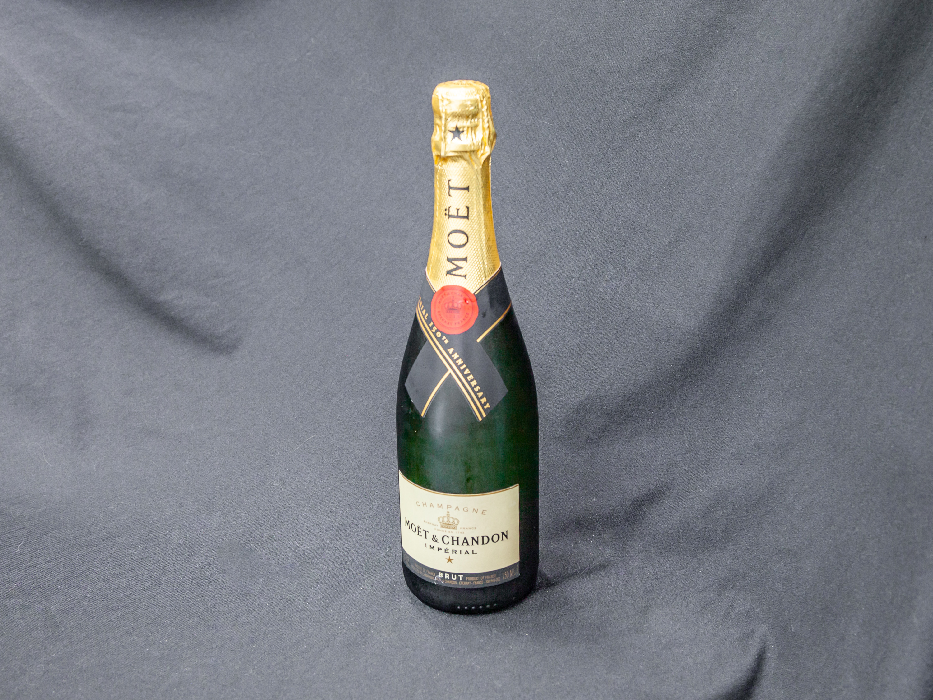 Order Moet and Chandon Imperial Brut, 750 ml. Champagne food online from White Horse Liquors store, Oakland on bringmethat.com