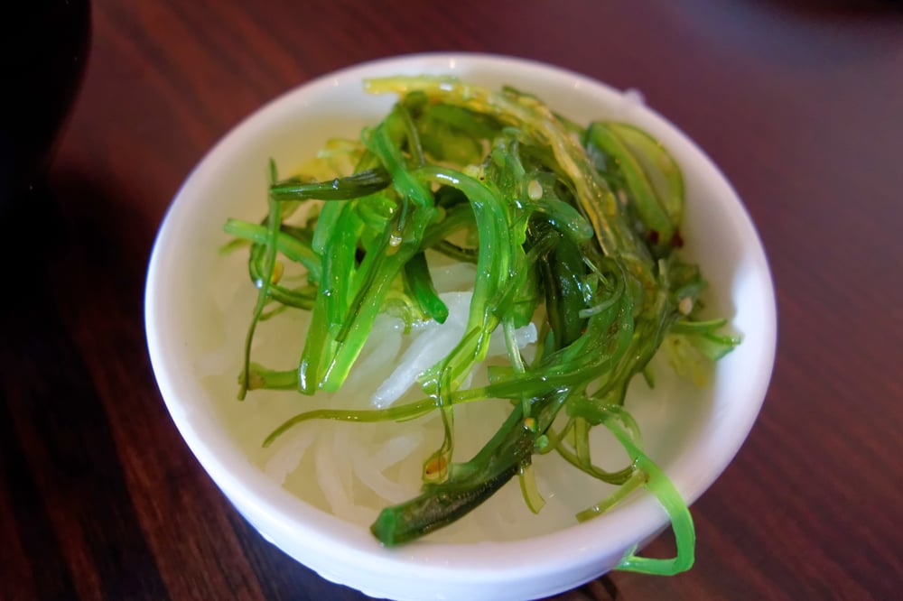 Order A19. Seaweed Salad food online from 5th Ave Sushi store, Arlington Heights on bringmethat.com