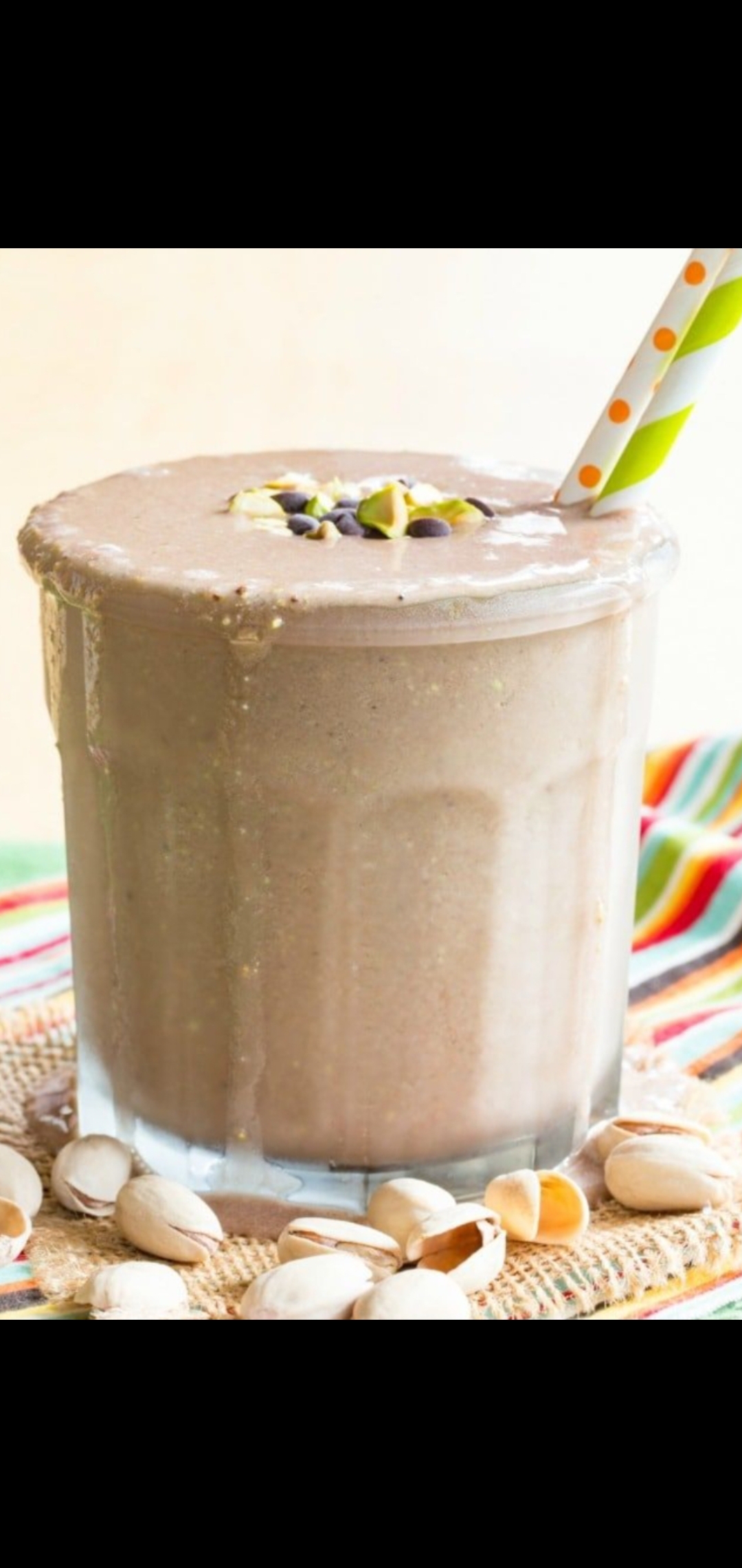 Order Banana Chocolate Pistachio Smoothie (banana, Nutella, pistachios, kale, almond milk) food online from American Gourmet Foods Deli store, New York on bringmethat.com