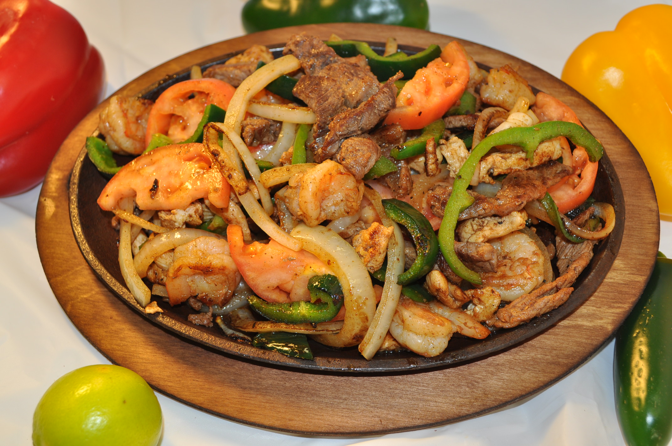 Order Fajitas Combo food online from Good Tequilas Mexican Grill store, Glendale Heights on bringmethat.com