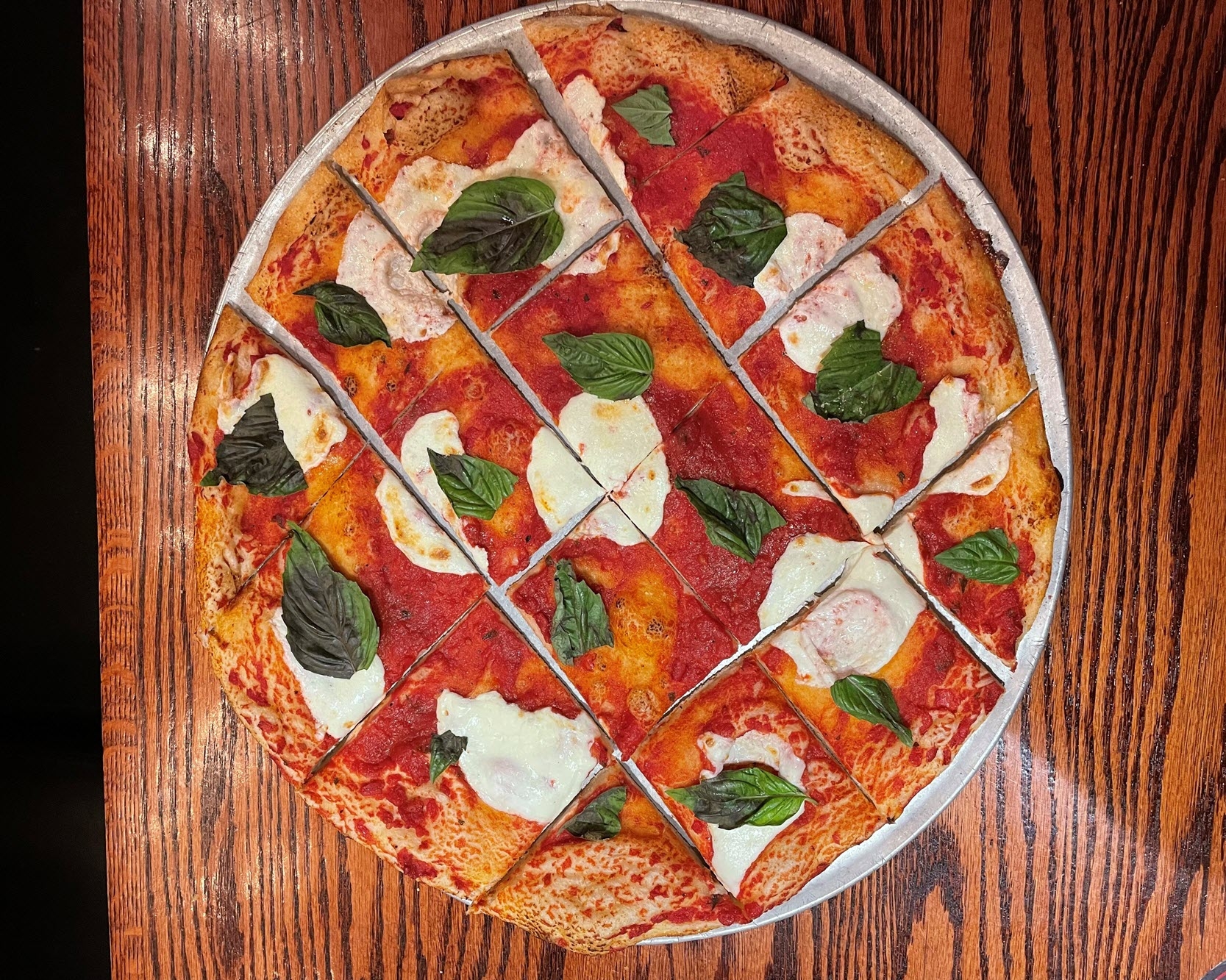 Order Margherita Chicago Thin Crust (10" Individual) food online from Uno Chicago Grill store, Maple Shade Township on bringmethat.com
