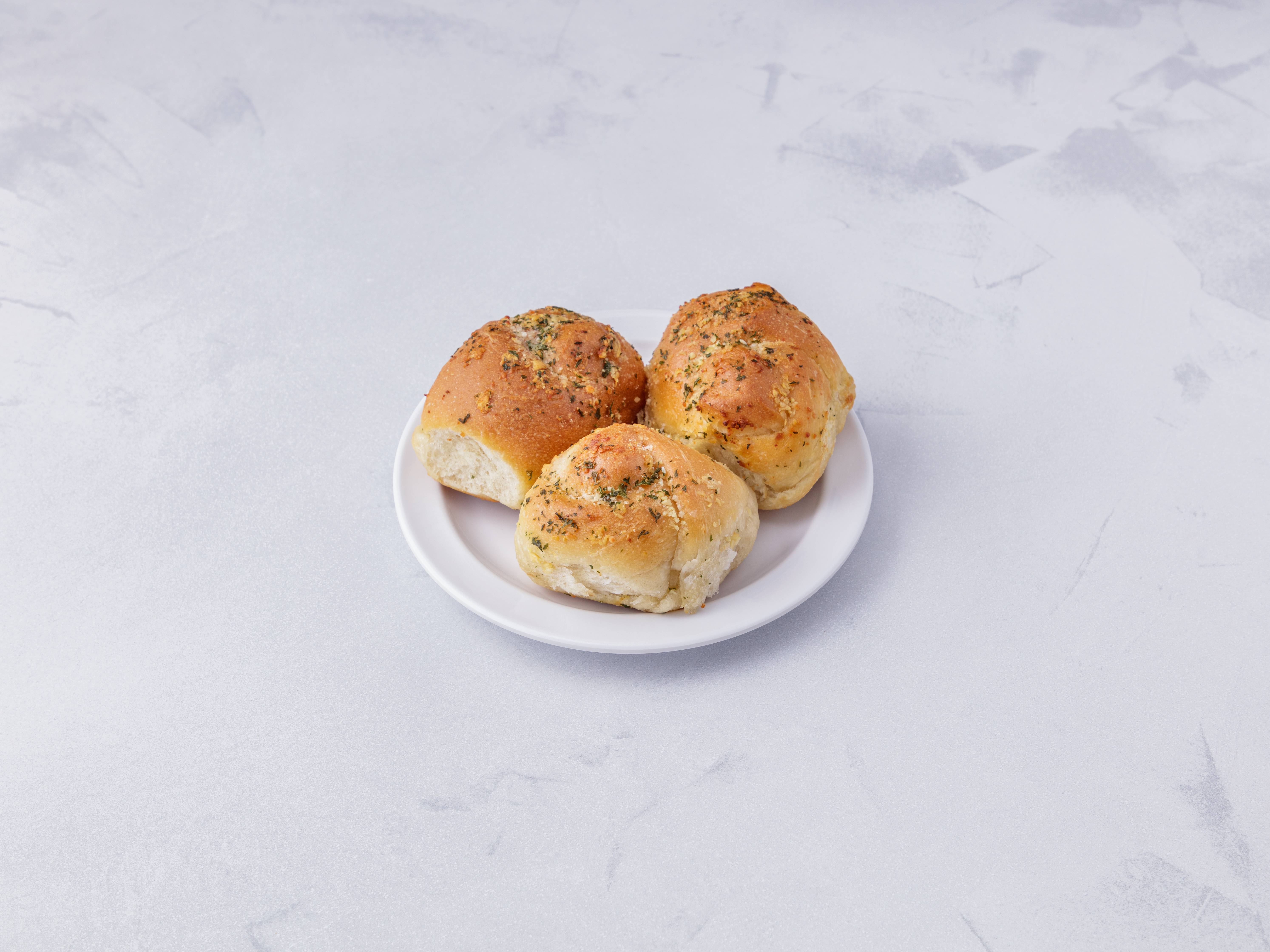 Order 3 Garlic Knots food online from Jumbo's Pizza Coffee Shop store, New York on bringmethat.com