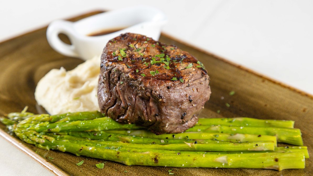 Order Creekstone Farms 7 oz. Filet Mignon food online from Parkers Restaurant And Bar store, Downers Grove on bringmethat.com