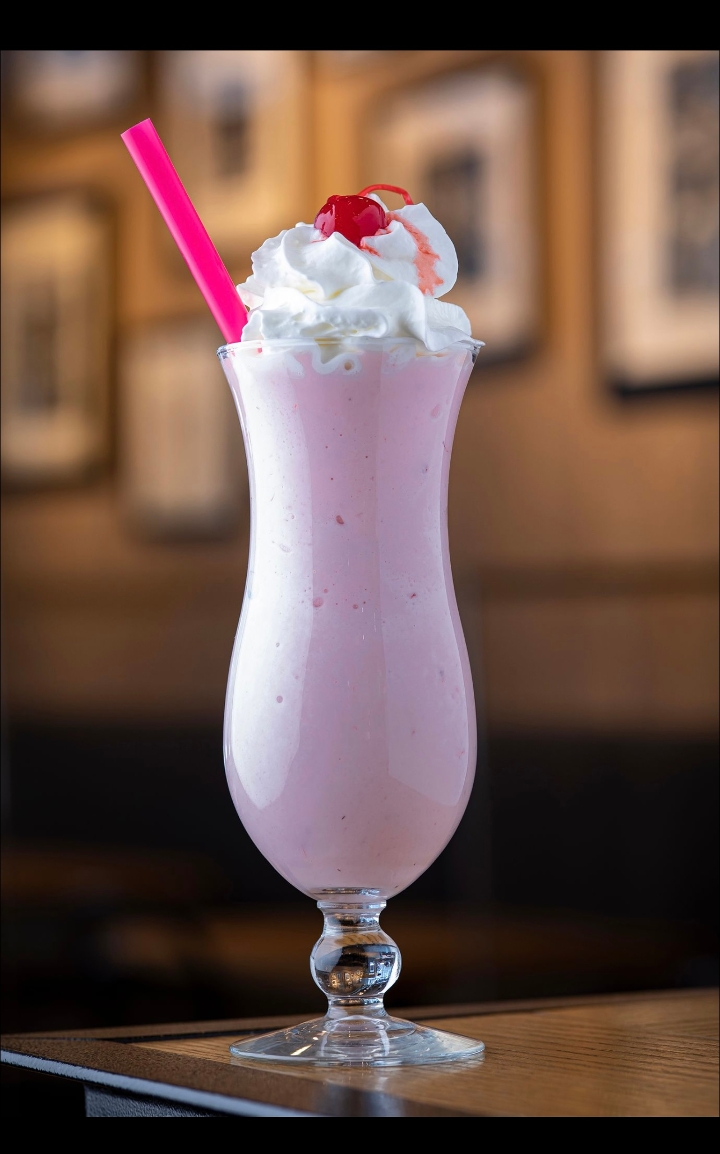 Order Strawberry Shake food online from Eggy's store, Chicago on bringmethat.com