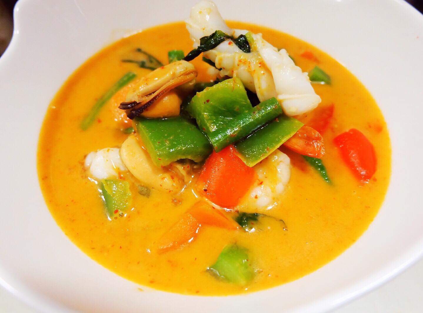 Order C3. Panang Curry food online from Papa Thai Chef store, Williamstown on bringmethat.com