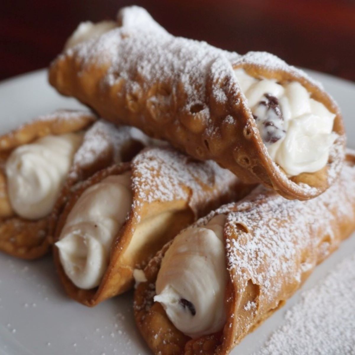 Order 1 Cannoli food online from Streets Of New York store, Glendale on bringmethat.com