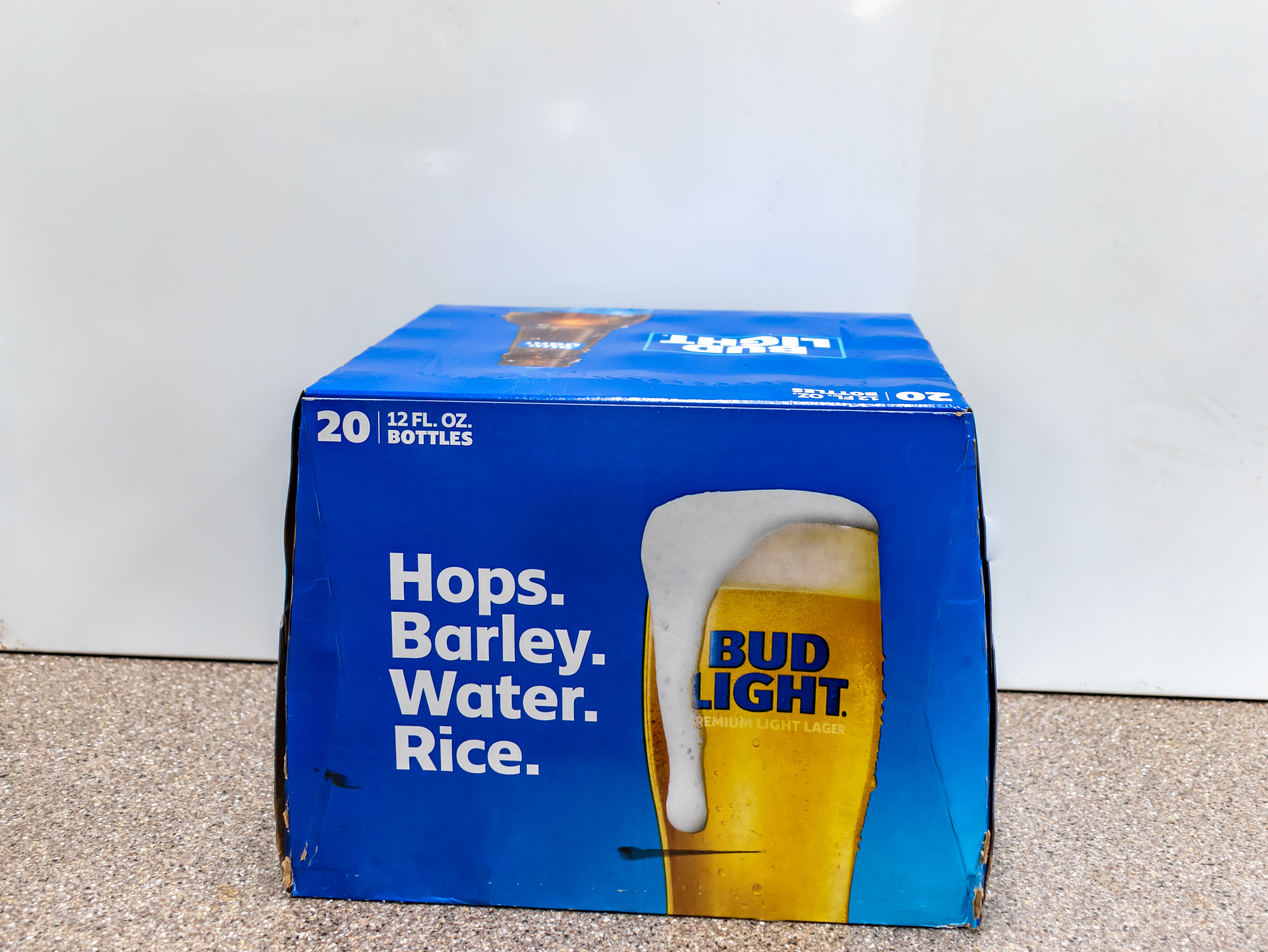 Order Bud Light Beer, 12 oz. Can - 20 Pack food online from Kangaroo Food Mart store, Cathedral City on bringmethat.com
