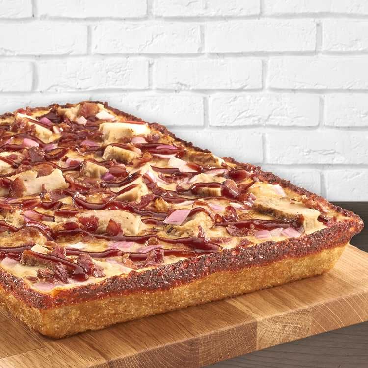 Order BBQ Chicken Pizza - Large (10 Slices) food online from Papa Romano Pizza & Mr. Pita store, Grosse Pointe Woods on bringmethat.com
