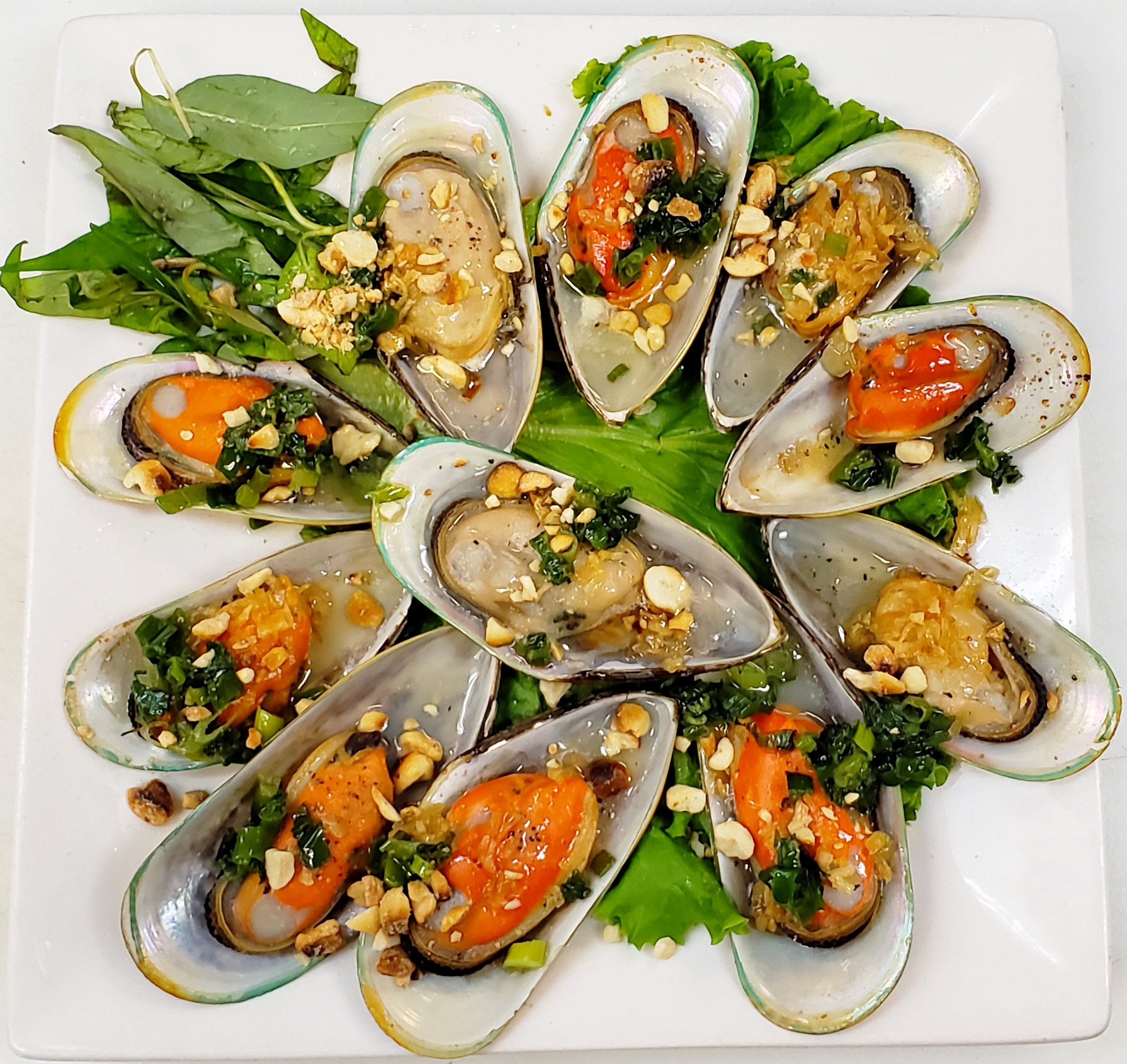 Order 305. Grilled Mussels food online from Thien Hoang Restaurant store, Portland on bringmethat.com