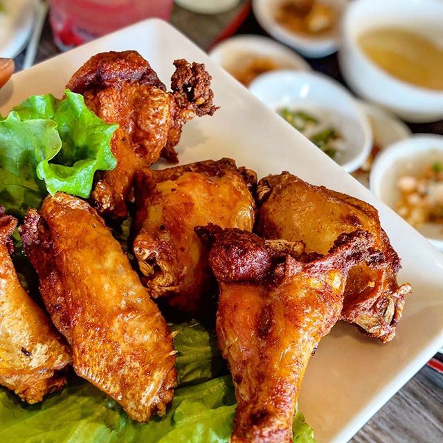 Order Canh Ga Hue Oi (Chicken Wings) food online from Hue Oi store, Fountain Valley on bringmethat.com