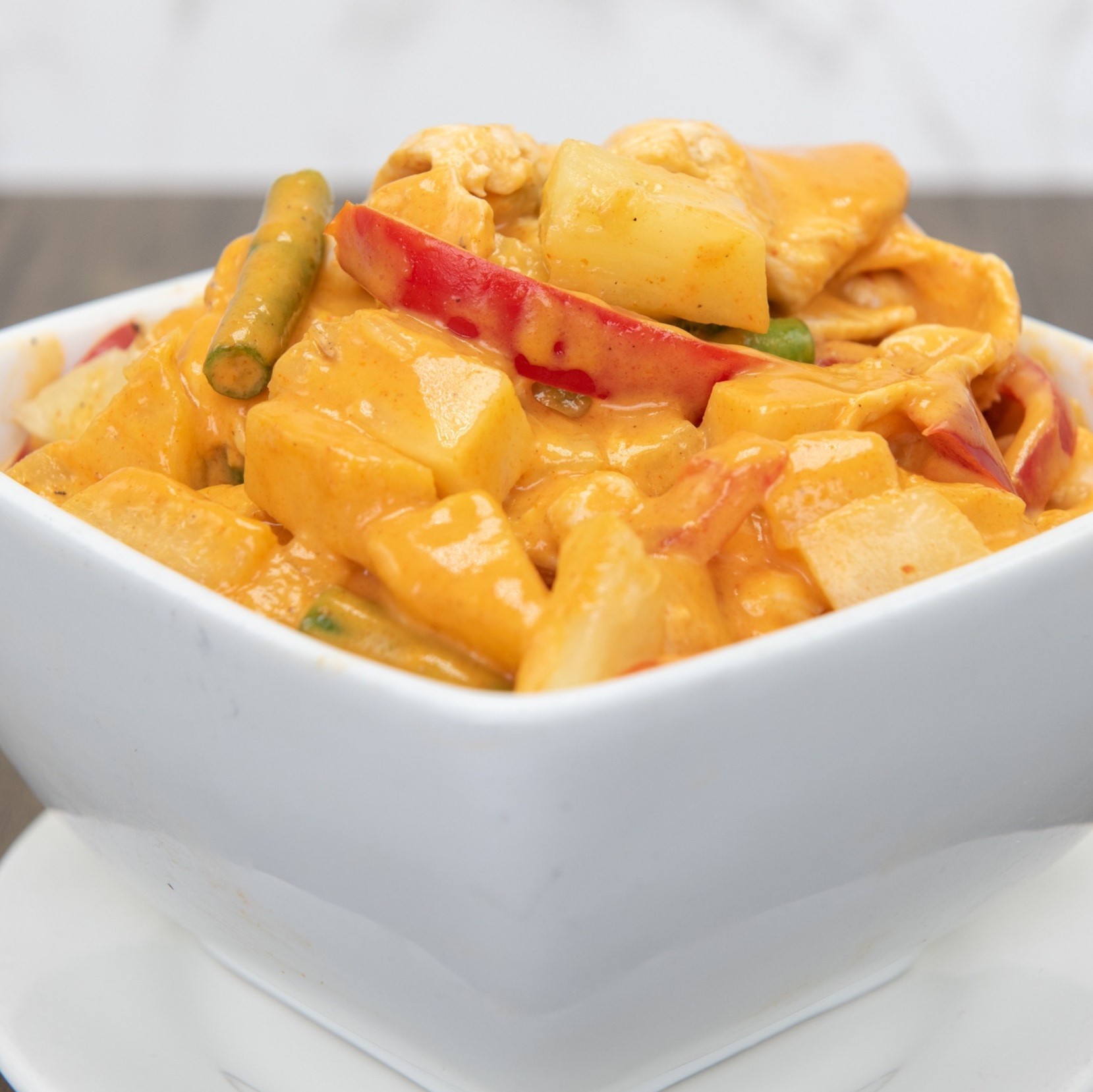 Order Pineapple Curry food online from Rice By Mama 2 store, Ventura on bringmethat.com