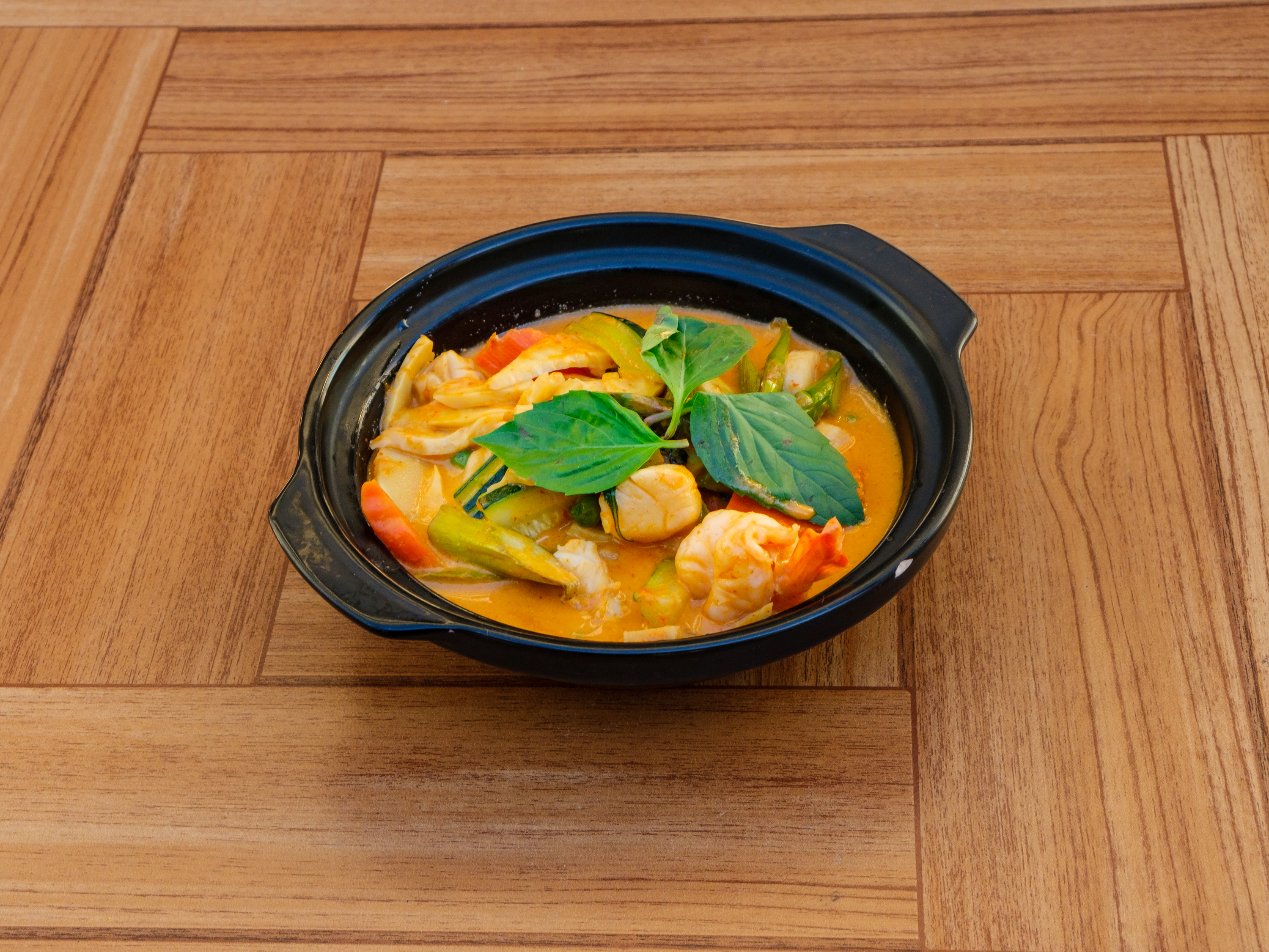 Order Seafood Curry food online from Thai Pot Thai Cuisine store, Sebastopol on bringmethat.com