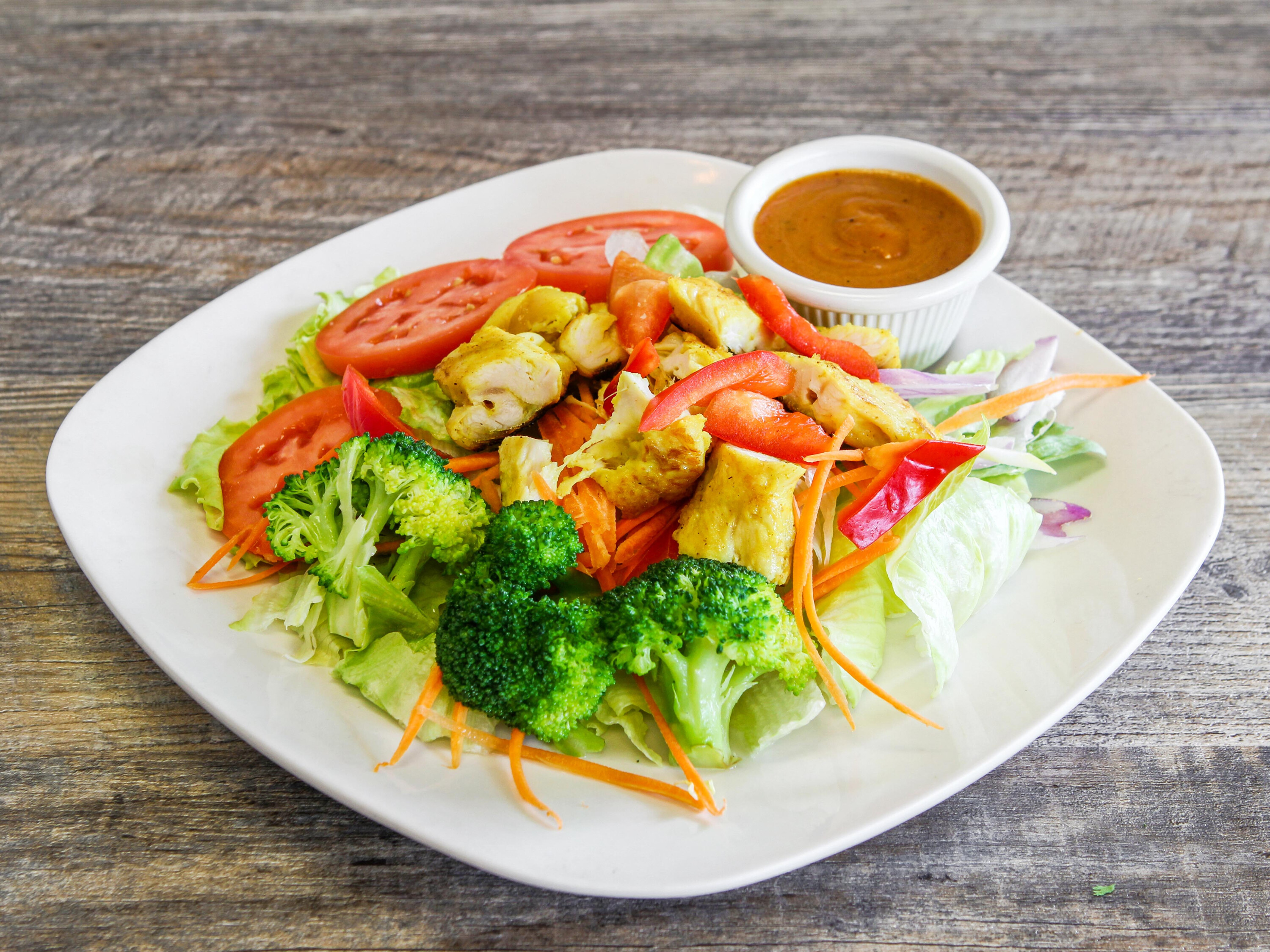 Order Chicken Salad food online from Tom Yum Koong store, Medford on bringmethat.com