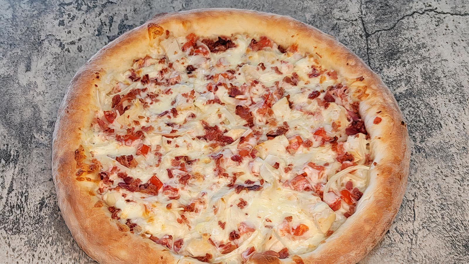 Order Garlic Chicken Ranch Pizza food online from Ski and Benny Pizza store, Anchorage on bringmethat.com