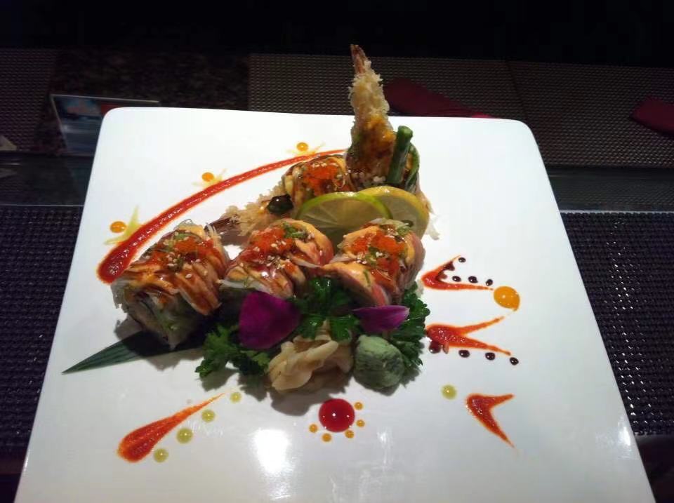 Order 25. Thai Spicy Roll food online from Izu Sushi Asian fusion store, Lansdale on bringmethat.com