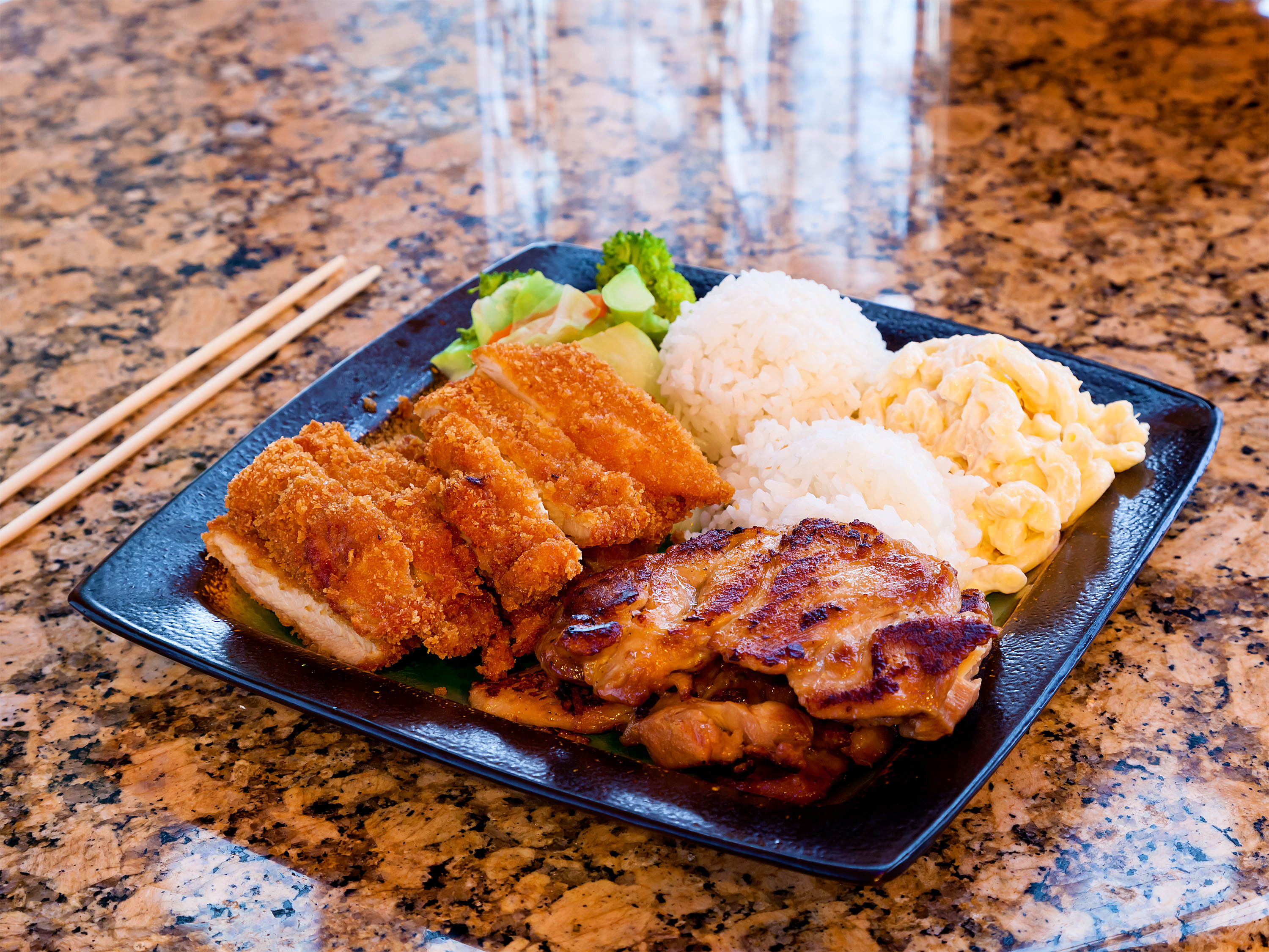 Order Chicken Combo food online from Hawaiian Grill Express store, San Leandro on bringmethat.com