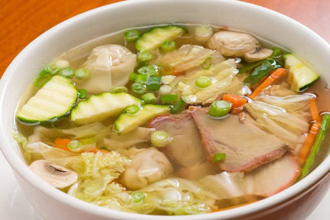 Order Wor Wonton Soup food online from Happy Inn Chinese Cuisine store, Rosemont on bringmethat.com