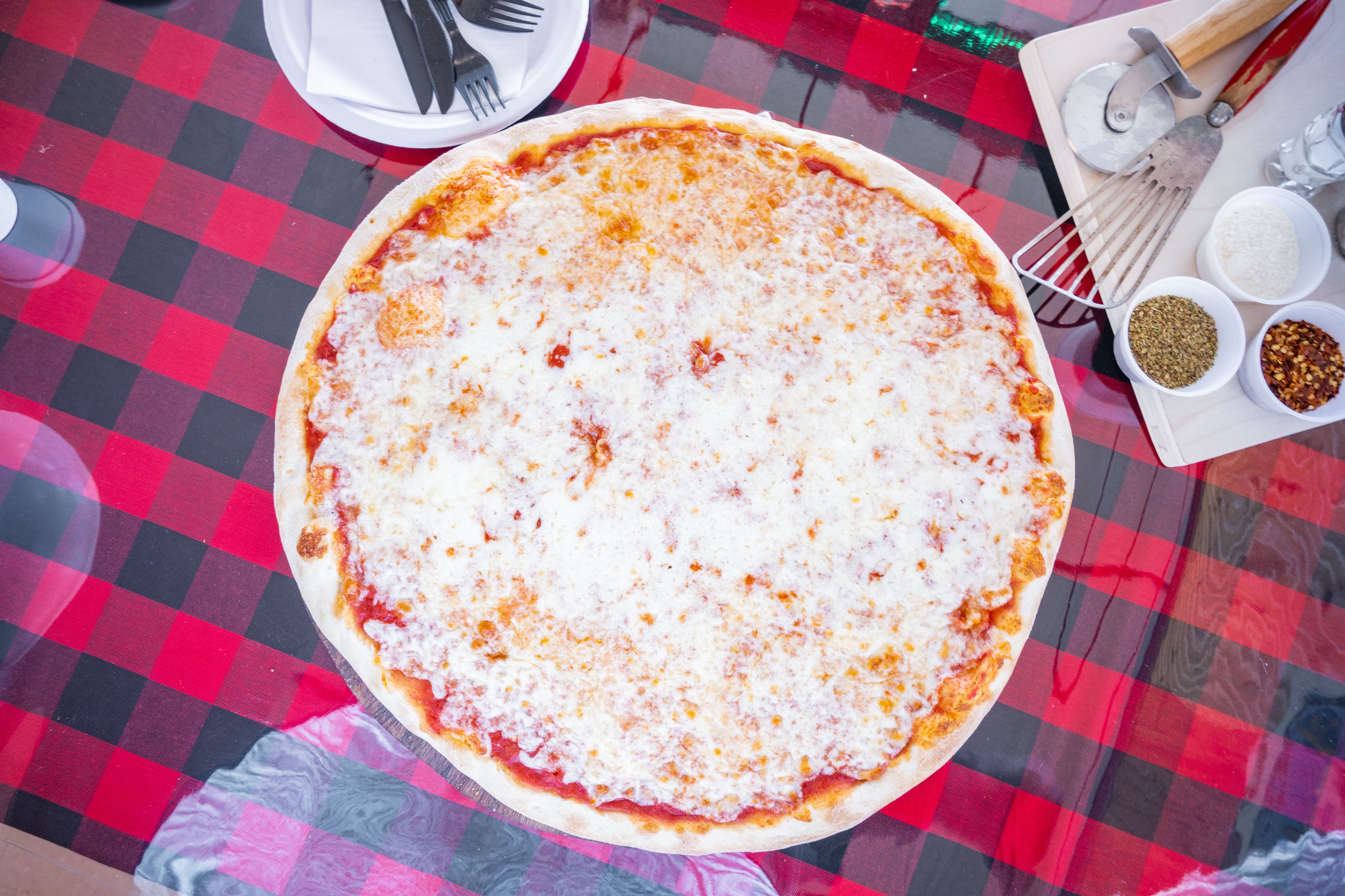 Order Plain Cheese Pizza - Medium 14'' food online from Maggio's Pizza & Pasta store, Woodbury on bringmethat.com
