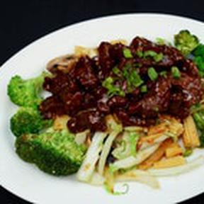 Order Twin Dragon Beef food online from Twin Dragon Restaurant store, Los Angeles on bringmethat.com