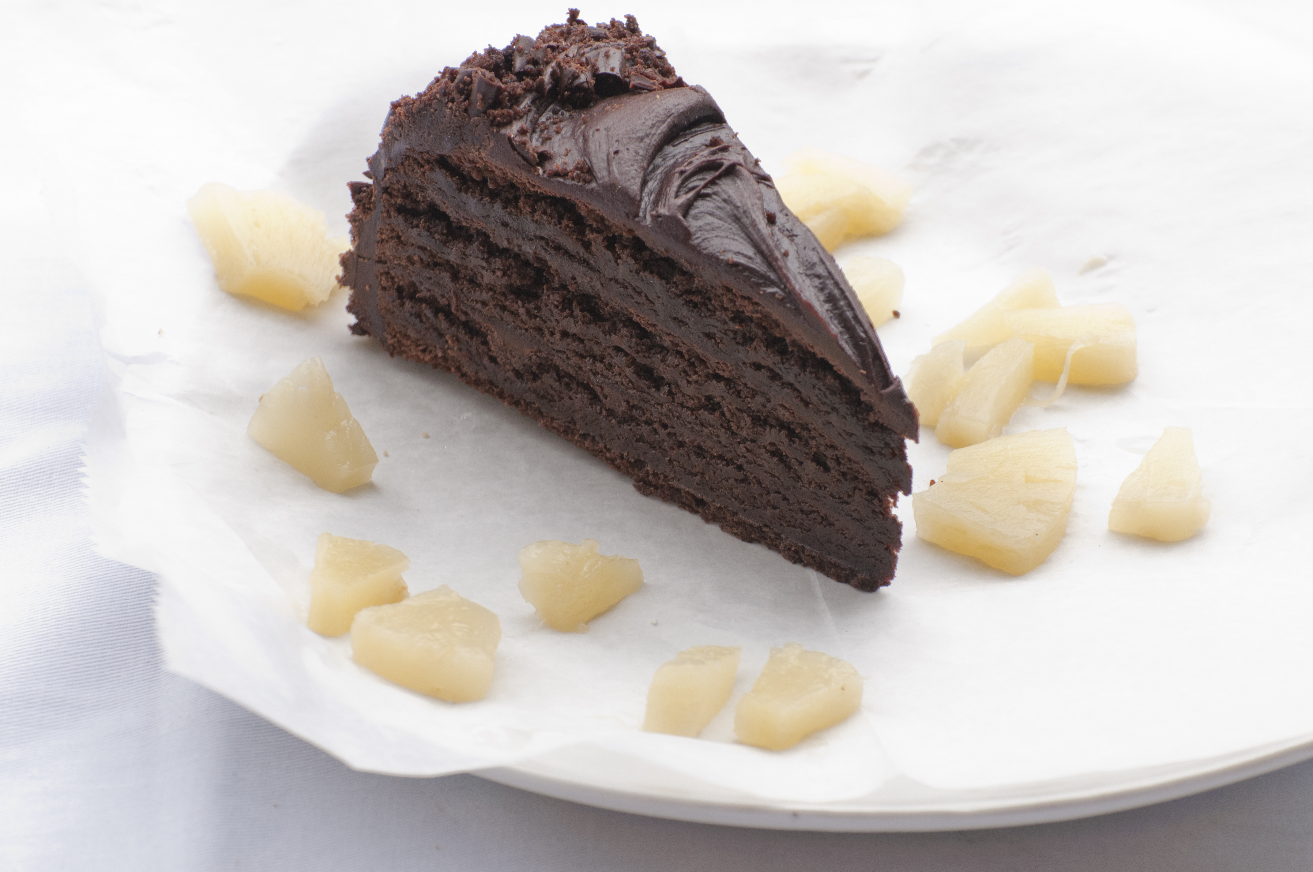 Order Chocolate Cake food online from Roberto's Pizza & Pasta store, New Rochelle on bringmethat.com