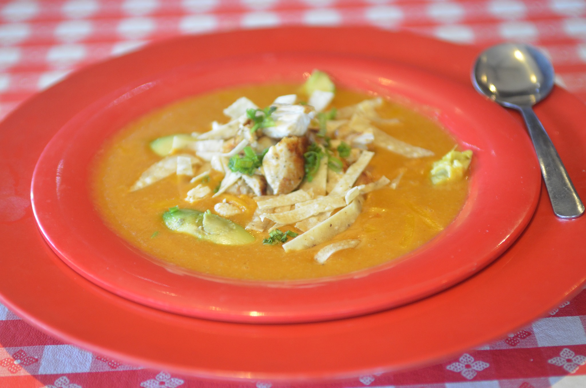 Order Luis' Famous Tortilla Soup food online from Chips Old Fashioned Hamburgers store, Dallas on bringmethat.com
