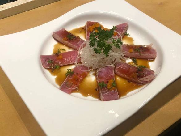 Order 2. Tuna Tataki food online from Ding Asian Fusion store, Bethany on bringmethat.com