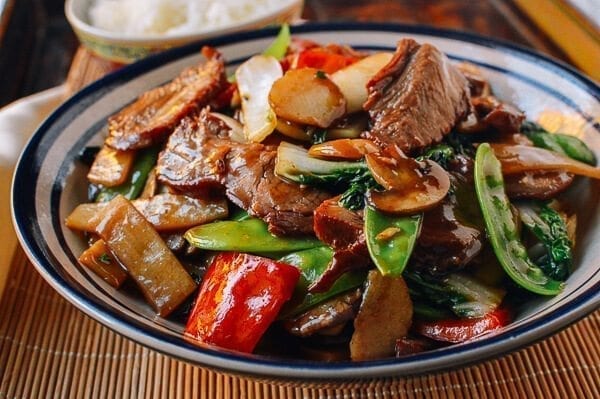 Order 20. Pork with Mixed Vegetable Combination Dinner food online from Chen's Yummy House store, Dumont on bringmethat.com