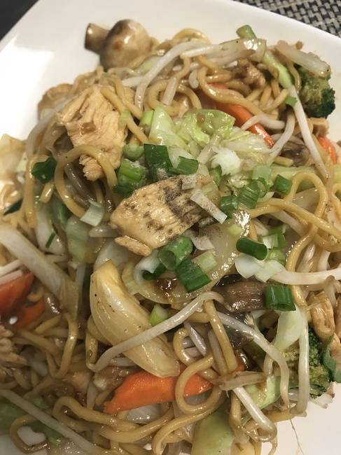 Order Chow Mein food online from Aroy Thai Kitchen store, Las Vegas on bringmethat.com