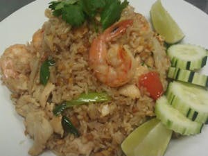 Order F44. Combination Fried Rice ข้าวผัดรวมมิตร food online from Amazing Thai Cuisine store, Broken Arrow on bringmethat.com