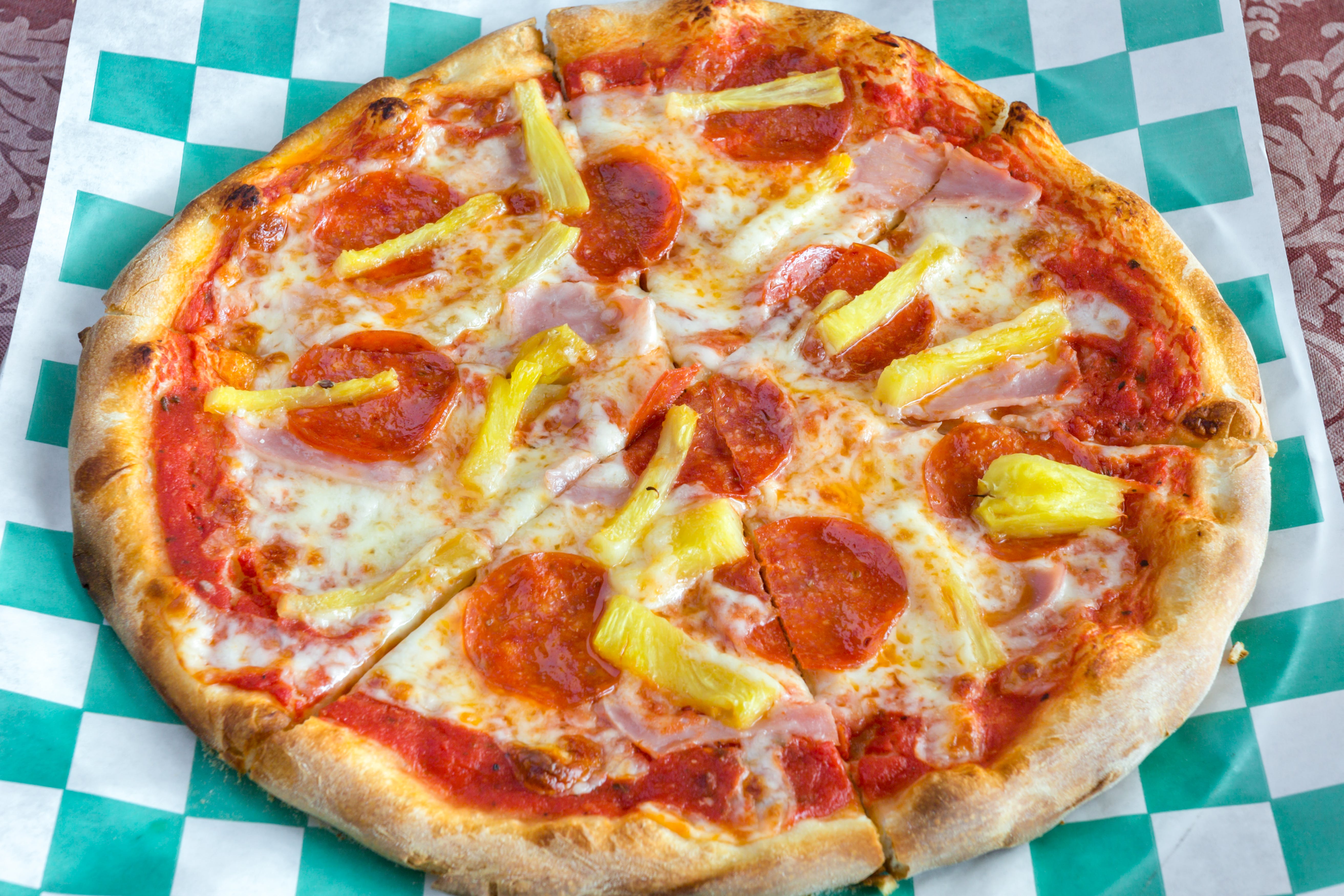 Order Hawaiian Pizza - Small 10'' food online from Fratelli Pizzeria & Cafe store, Bethlehem on bringmethat.com