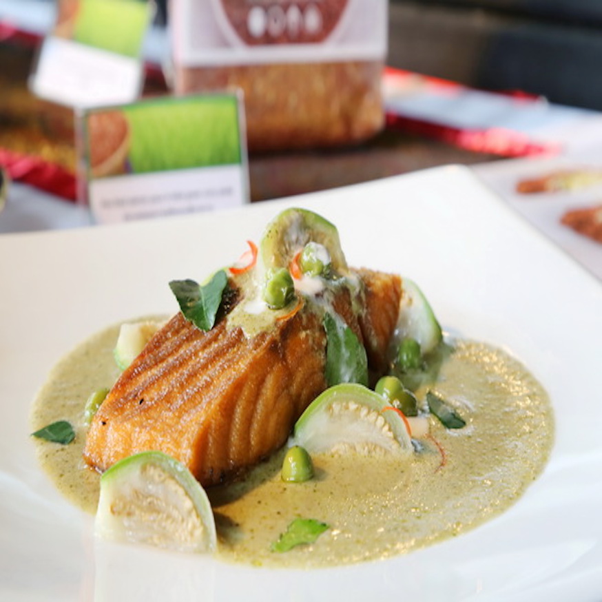Order Salmon Green Curry food online from Chang Thai Kitchen store, Toms River on bringmethat.com