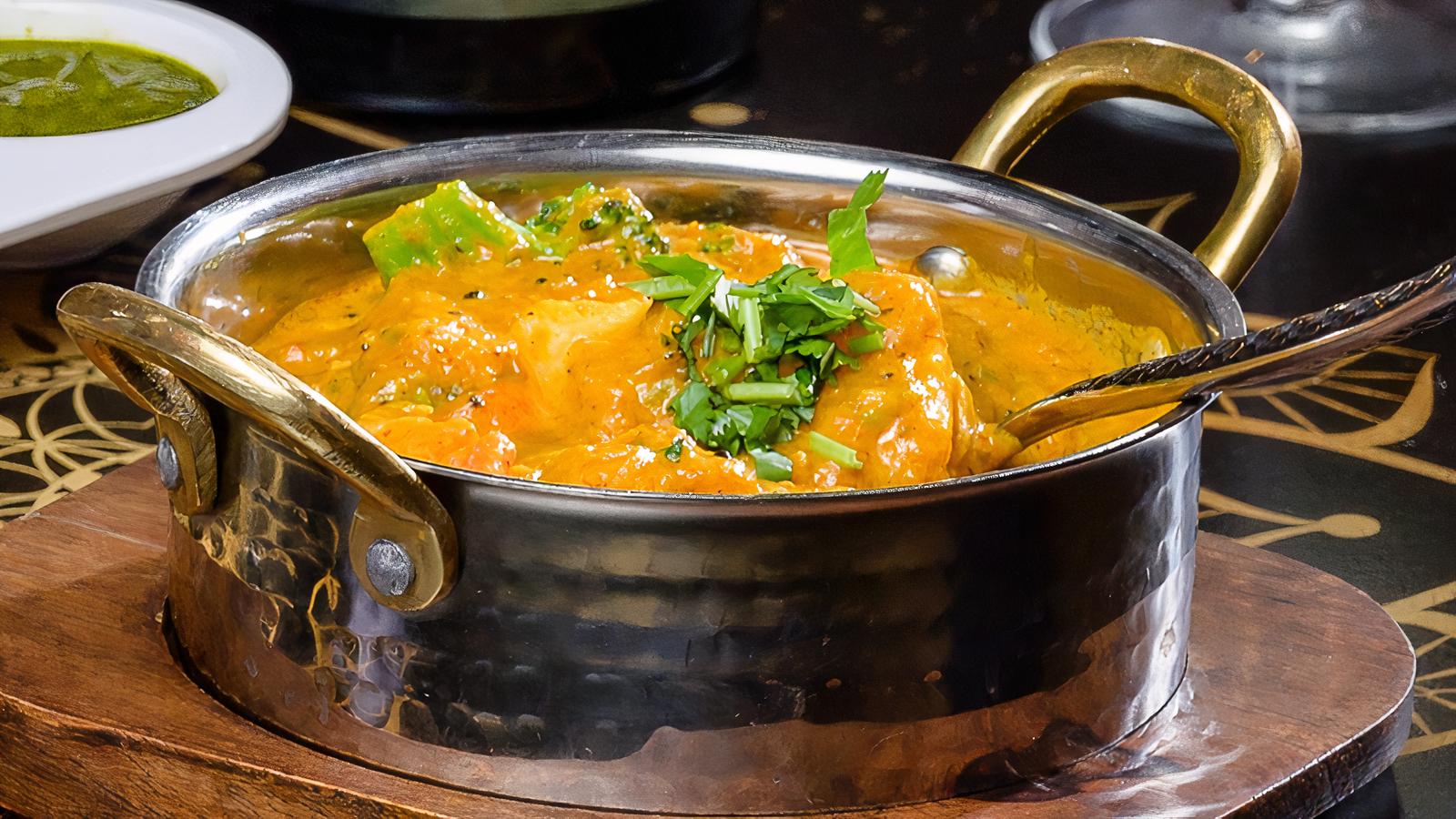 Order Vegetarian Curry food online from Mandala Indian Cuisine store, Saratoga on bringmethat.com