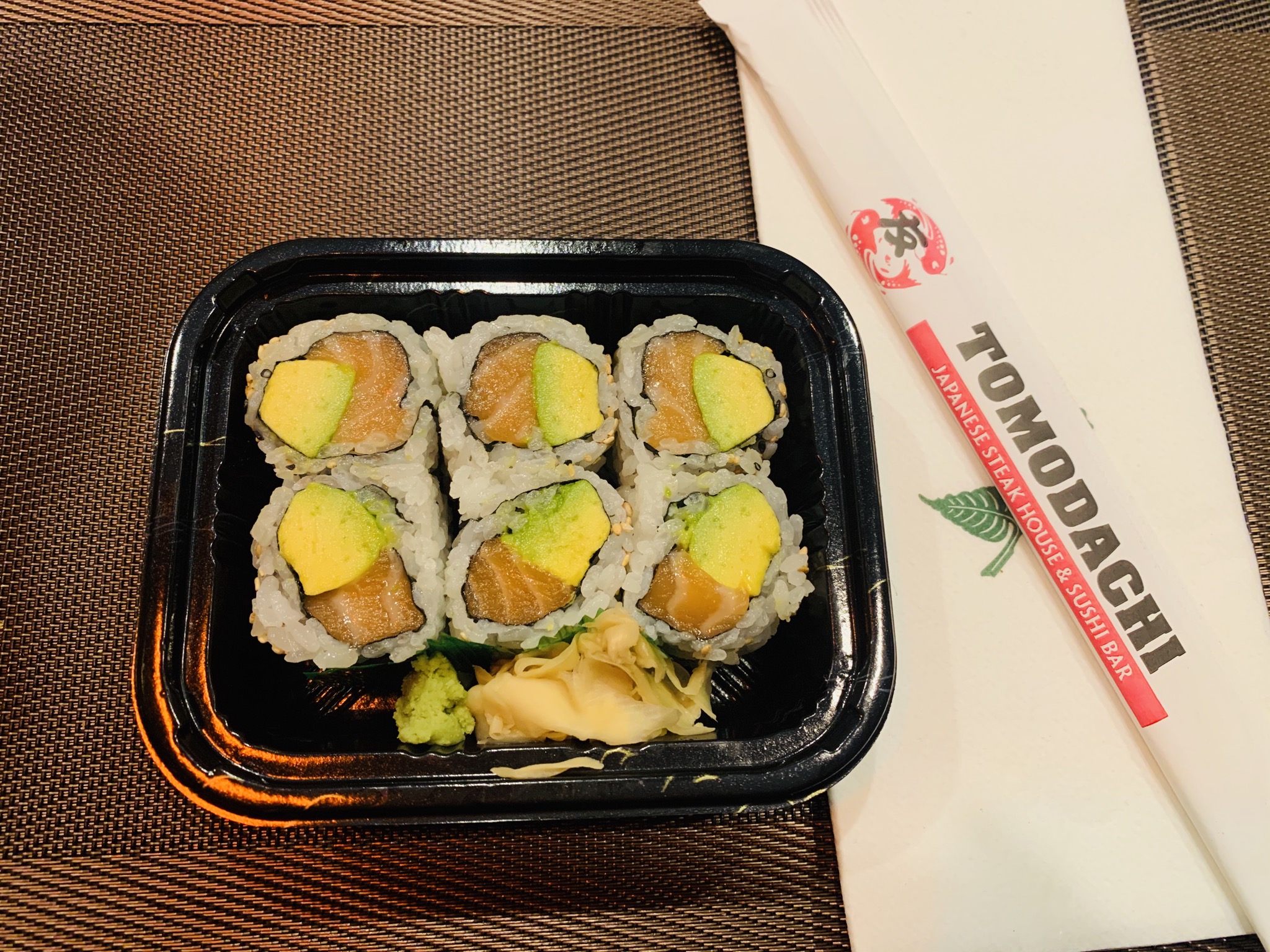 Order 4. Salmon Avocado Roll food online from Tomodachi Japanese Steakhouse & Sushi Bar store, Royersford on bringmethat.com
