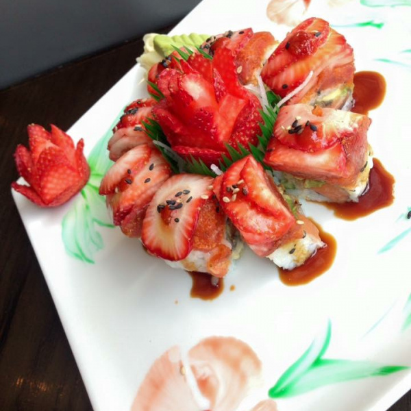 Order Strawberry Maki food online from Rock wrap & roll store, Chicago on bringmethat.com