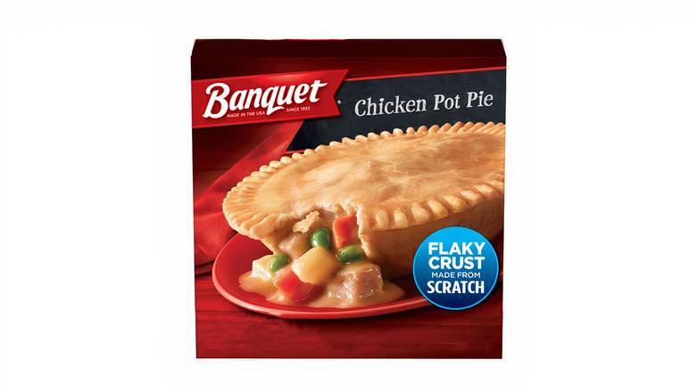 Order Banquet Chicken Pot Pie, 7 oz food online from Mac On 4th store, Alton on bringmethat.com
