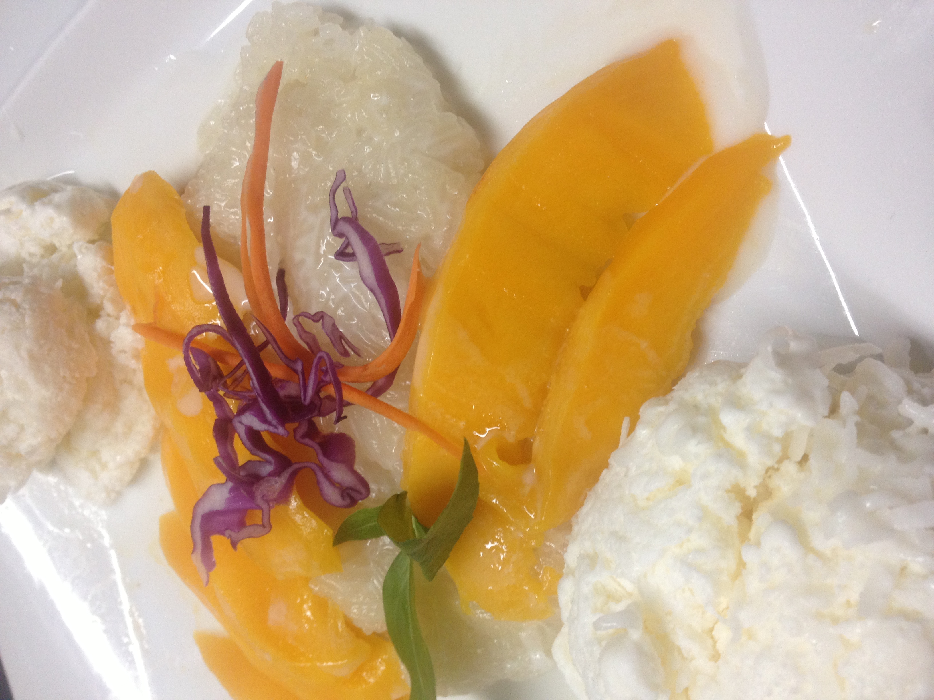 Order Sweet Mango with Coconut Sticky Rice food online from Thai boulevard store, Forest Hills on bringmethat.com