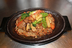 Order C6. Sizzling Pan Fried Noodle Plate food online from Jade China store, Murrieta on bringmethat.com