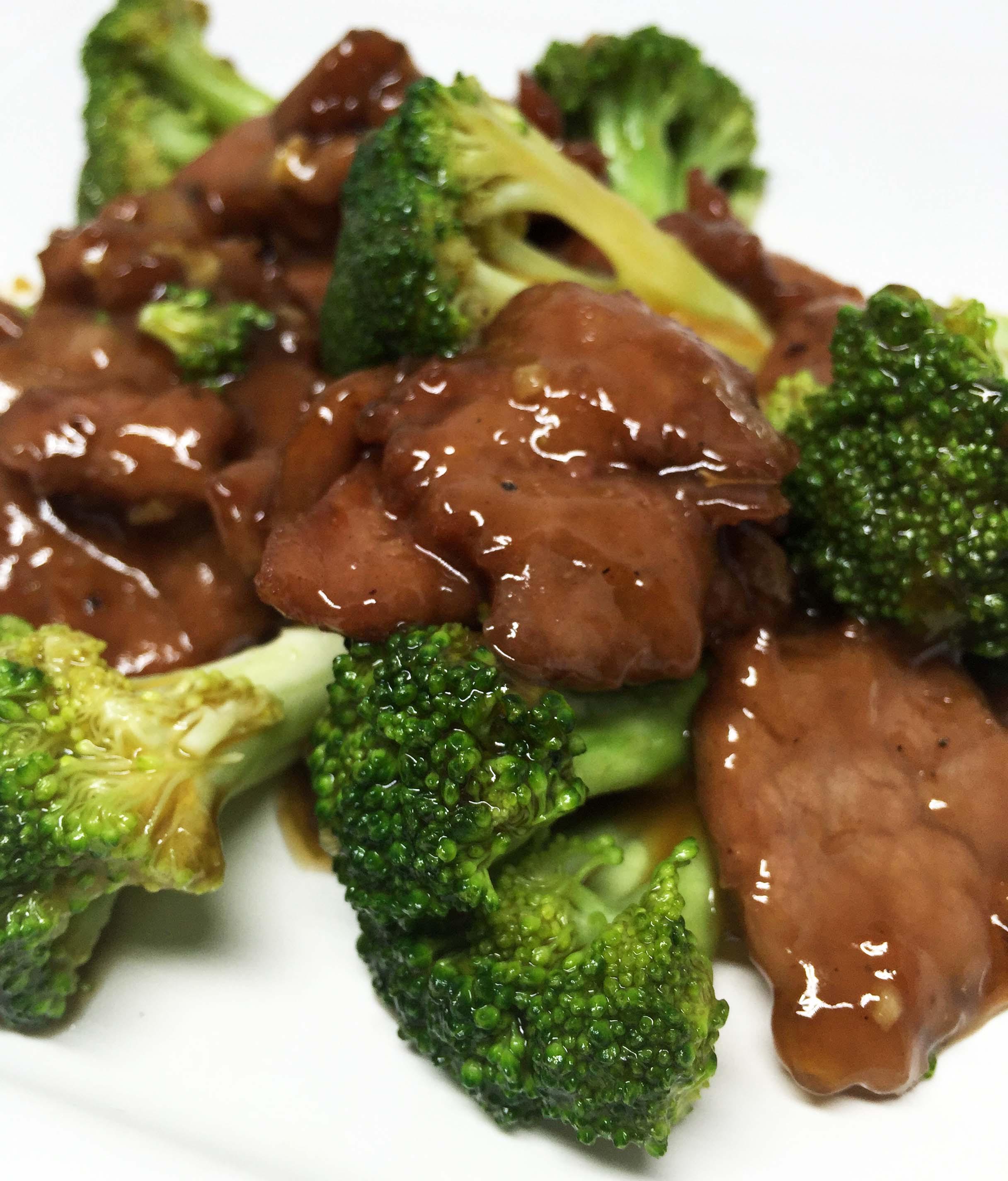Order 7. Beef with Broccoli Lunch food online from VIP Chinese Restaurant store, Los Angeles on bringmethat.com