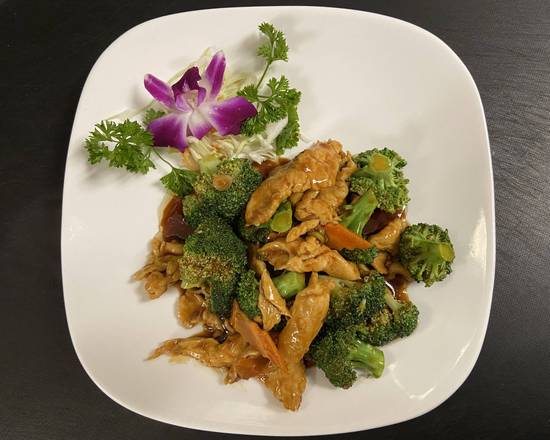 Order Chicken with Broccoli food online from Le Dish Asian Fusion store, Hamilton on bringmethat.com