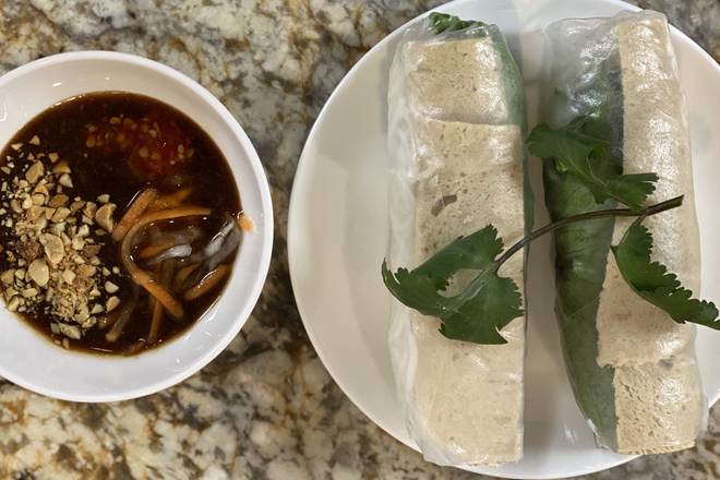 Order Vegetarian Spring Rolls (Two pieces) food online from 102 Pho & Banh Mi store, Okemos on bringmethat.com