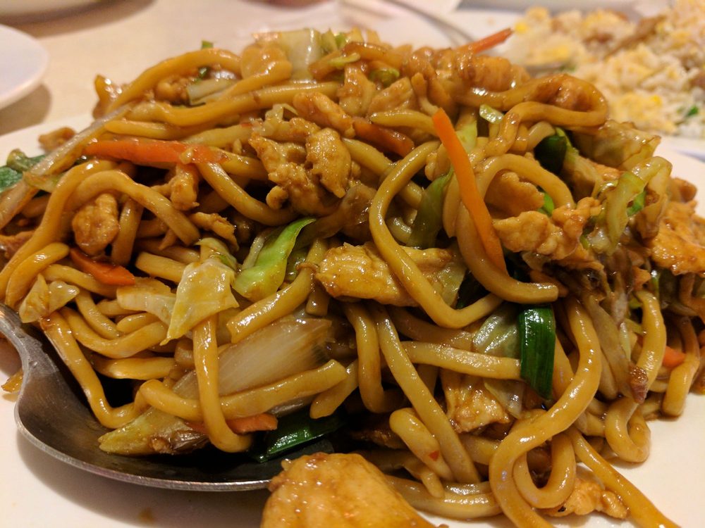 Order 34. Chicken Lo Mein food online from CHINA JOY 81 store, Jacksonville on bringmethat.com
