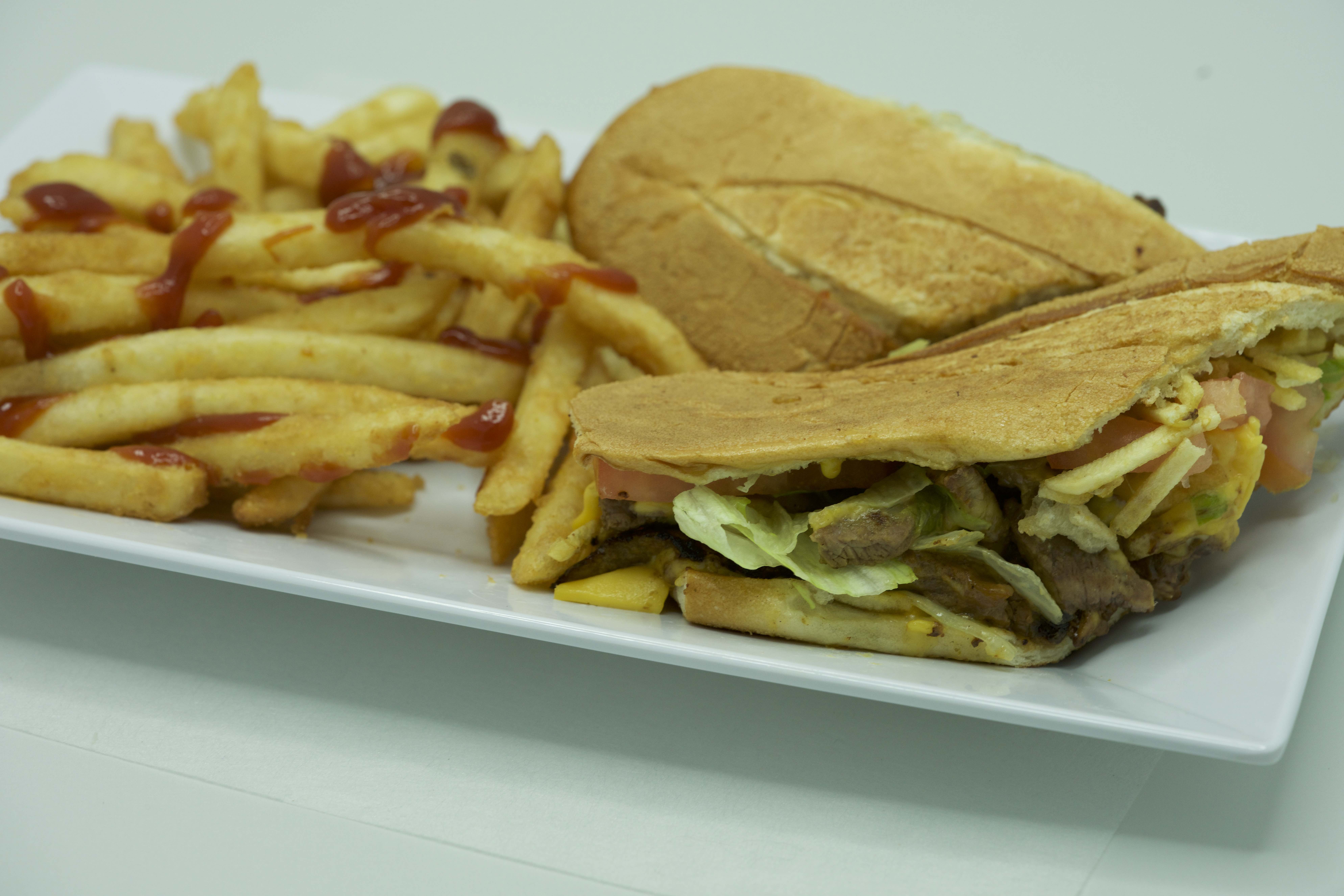 Order Sandwich de Carne food online from El Rancho Colombiano Restaurant store, Union City on bringmethat.com