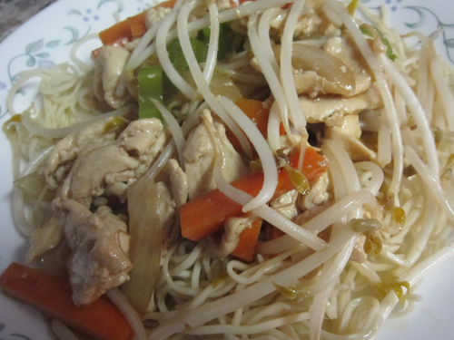 Order Chicken Chow Mein food online from Lucky Dragon Restaurant store, Lynn on bringmethat.com