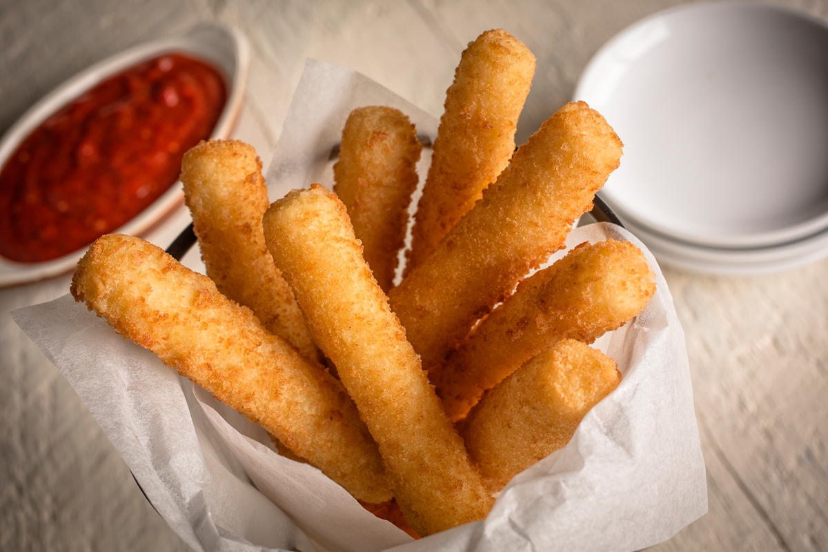 Order Mozzarella Sticks food online from Uno Chicago Grill store, Maple Shade Township on bringmethat.com