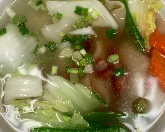 Order Wonton Soup food online from China Garden store, Mill Creek on bringmethat.com