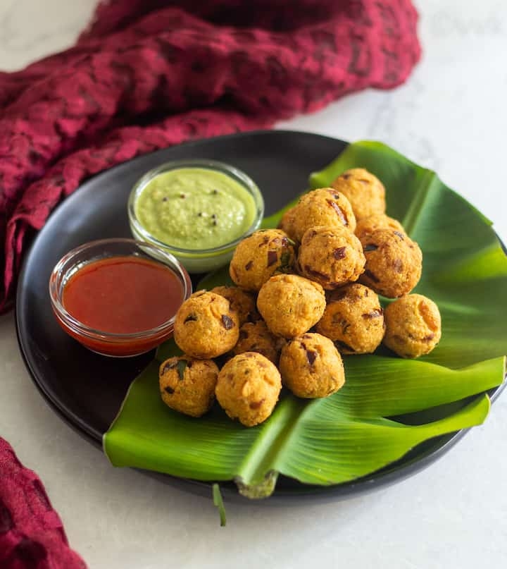 Order Madras Veggie Pakoda food online from Madras Cafe store, San Diego on bringmethat.com